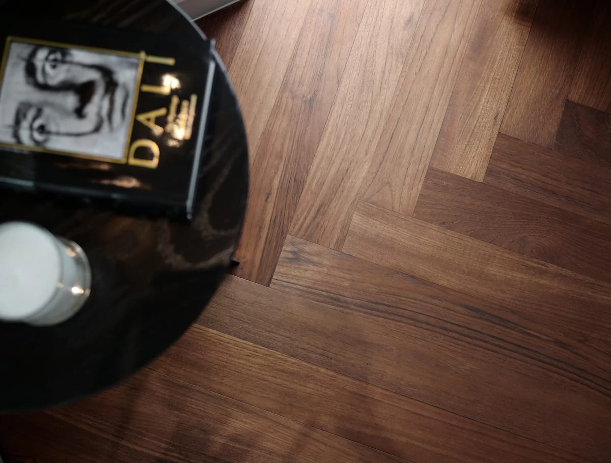 Chic mit Teak