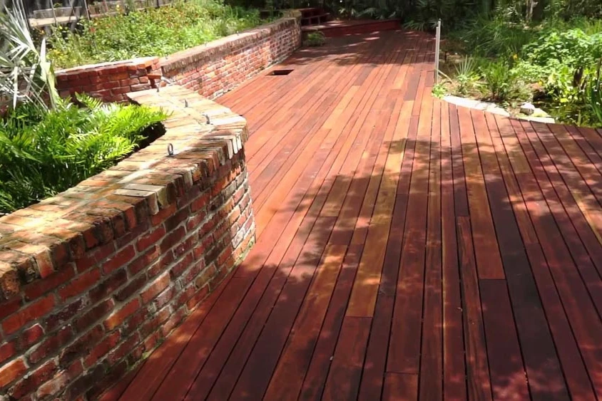 Holzterrasse Tigerwood