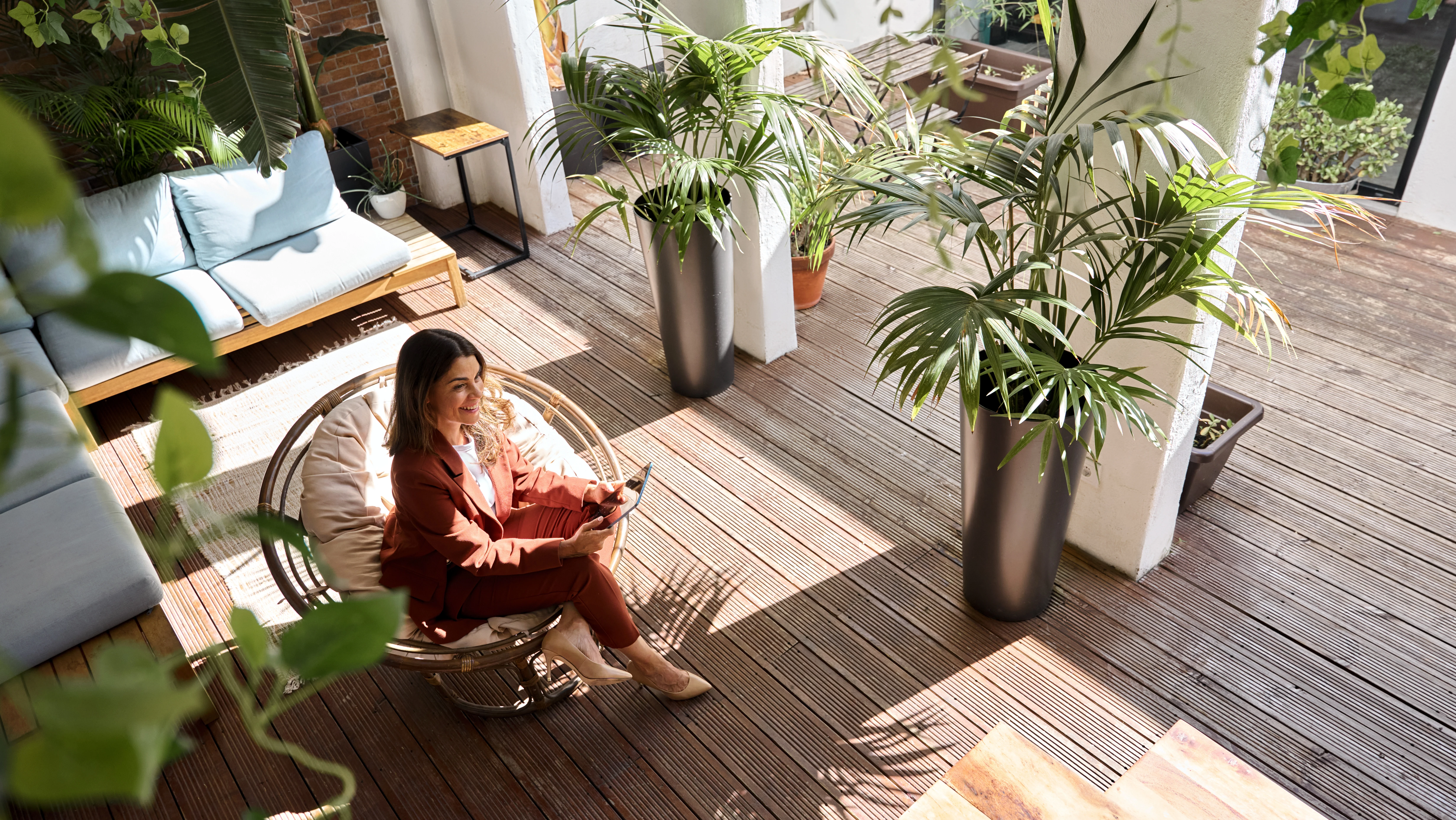 Terrasse frühlingsfit machen: Die besten Tipps für den Frühling