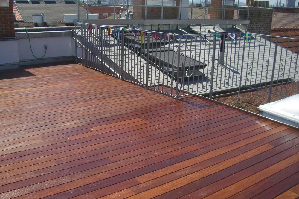 Holzterrasse Doussie