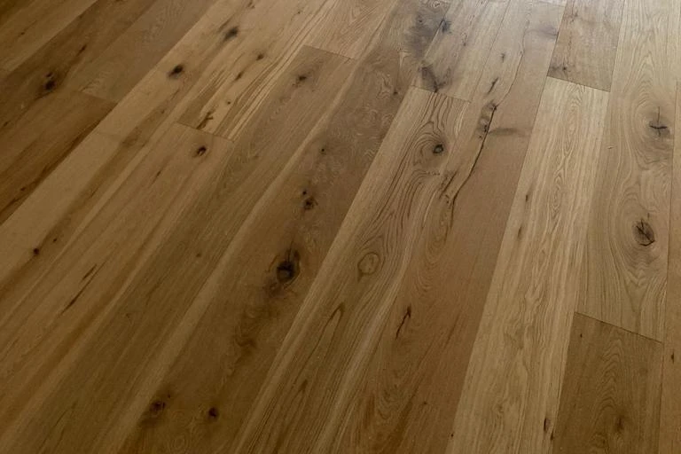 Landhausdiele Eiche Hohe Wand light