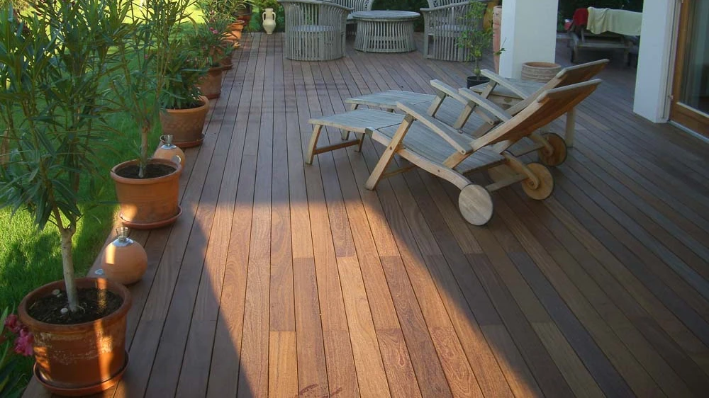 Terrassenboden passend zum Stil: So finden Sie die richtige Lösung für draußen