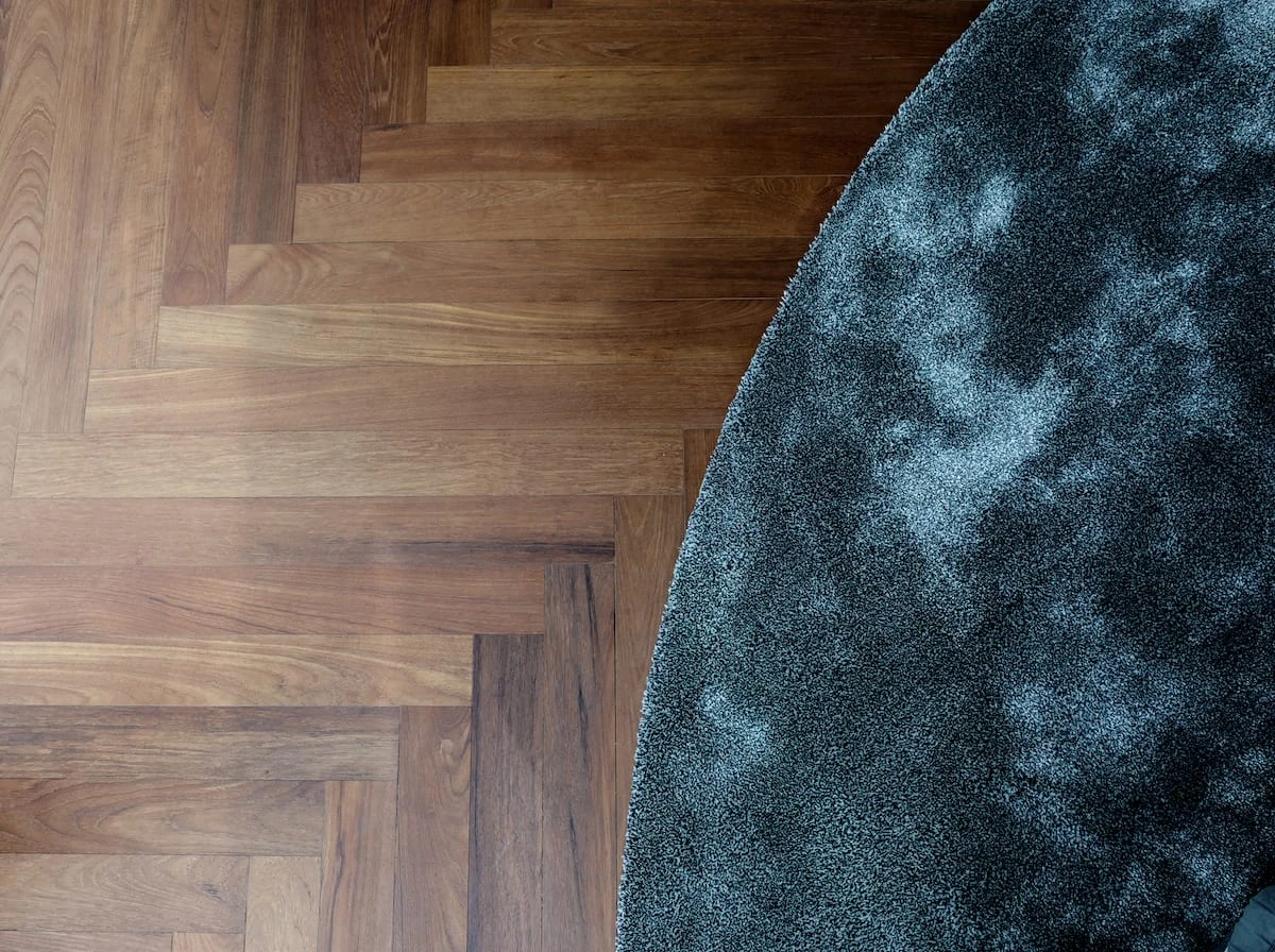 Chic Mit Teak 02