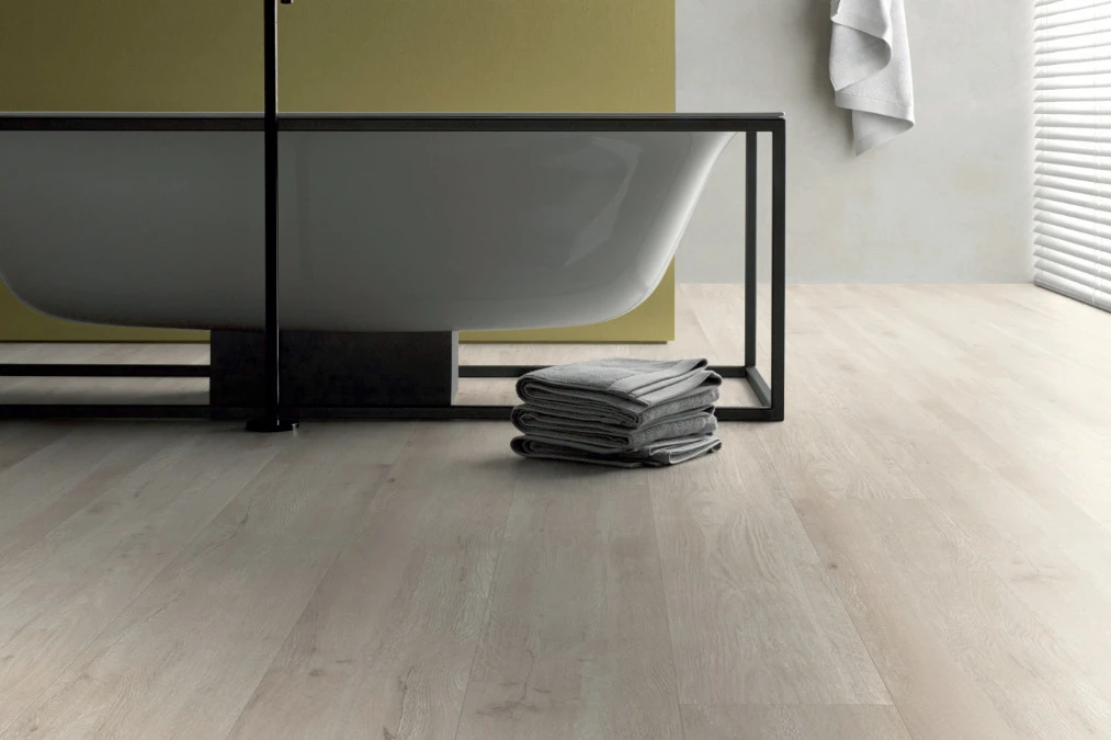 1101200498 Lvt D21 Eiche Odessa Bad Milieu Rs V02 Country Star