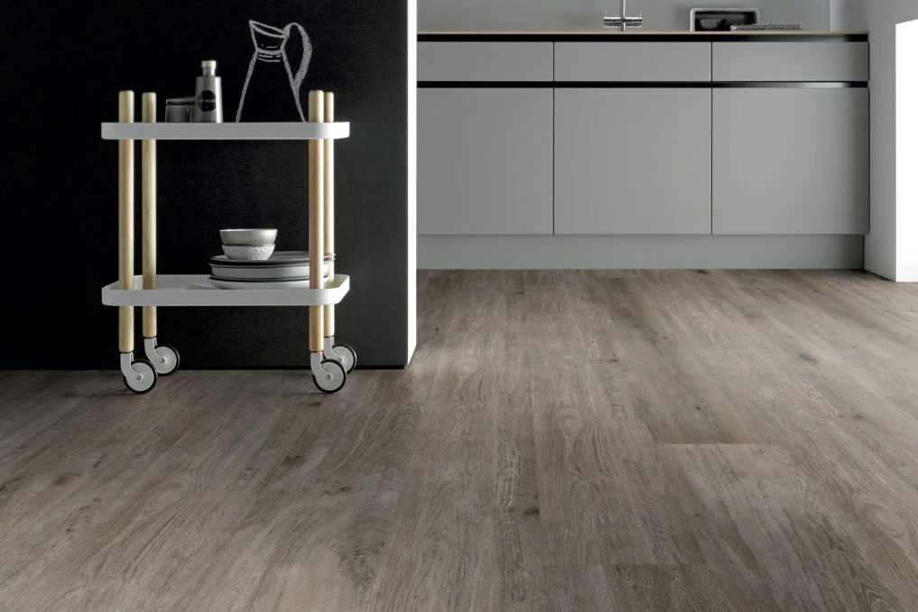 1101200499 Lvt D23 Eiche Bangkok Kueche Milieu Rs V01 Country Star