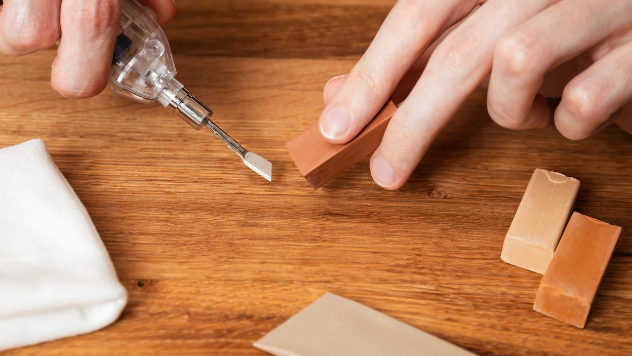 Parkett selbst reparieren